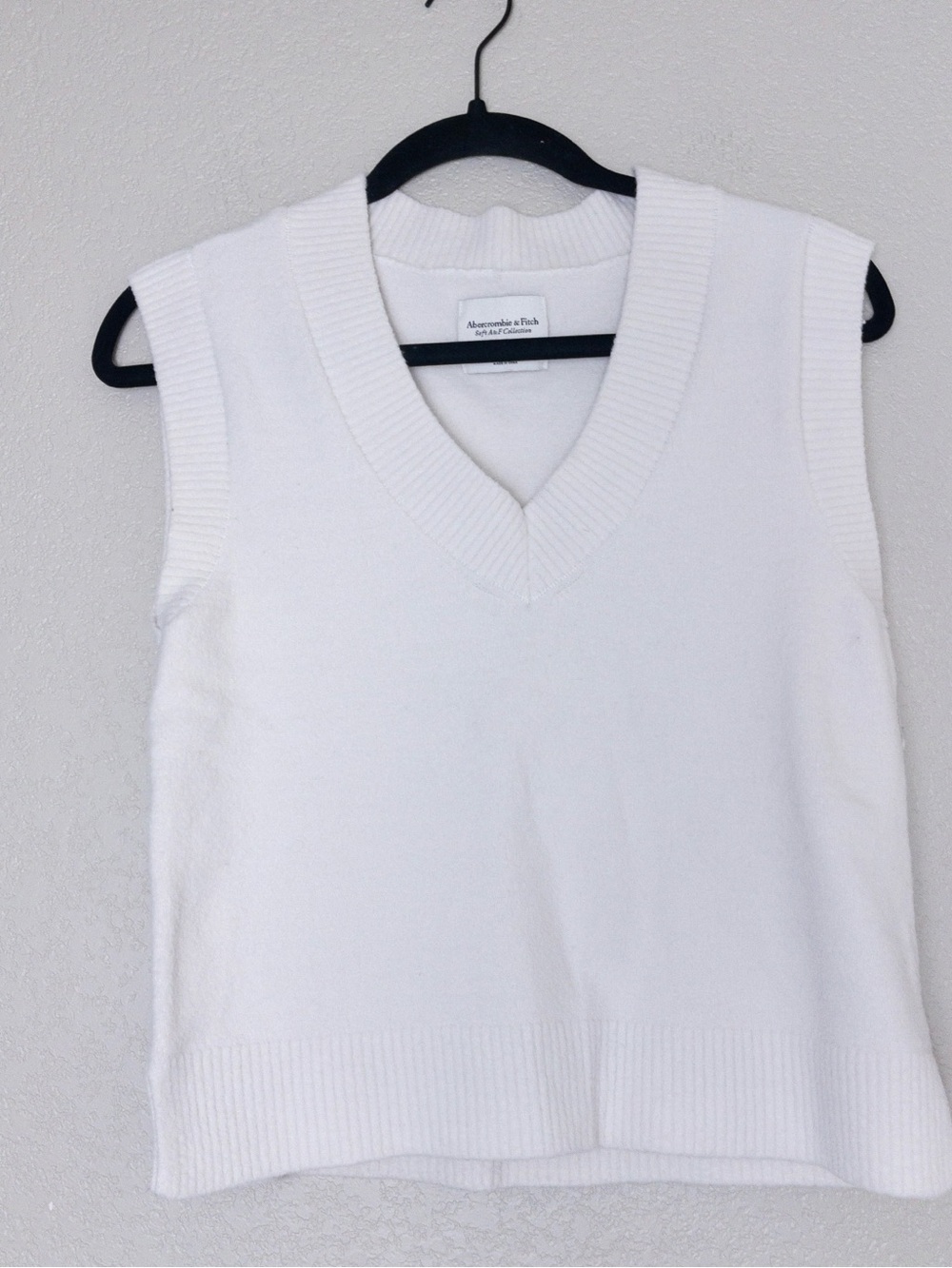 Abercrombie & Fitch Soft AF Collection Vneck Sweater Vest XS White Knit